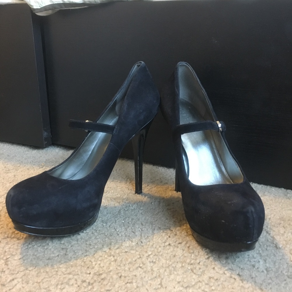 GUESS platform heels
